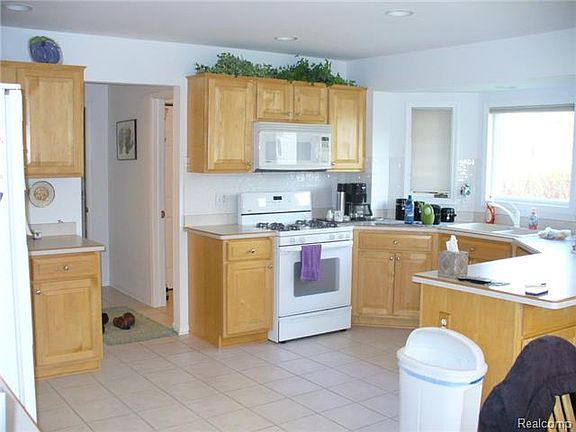4th image of 53098 Michael Dr