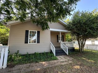 42 Sirrine St, Seneca, SC 29678