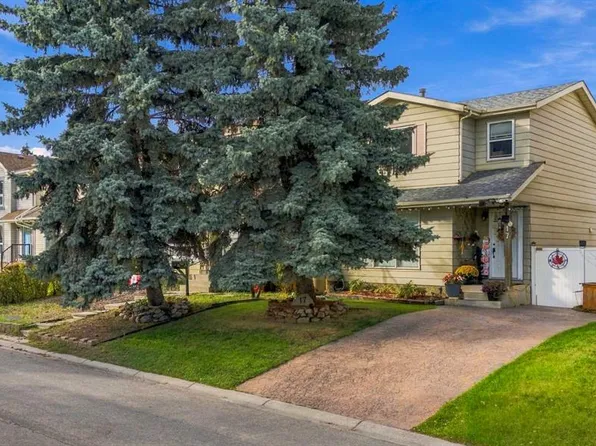 17 E Erin Ridge Rd SE, Calgary, AB T2B 2W2
