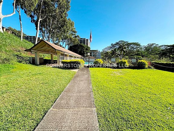 3rd image of 95-2035 Waikalani Pl #B404-1