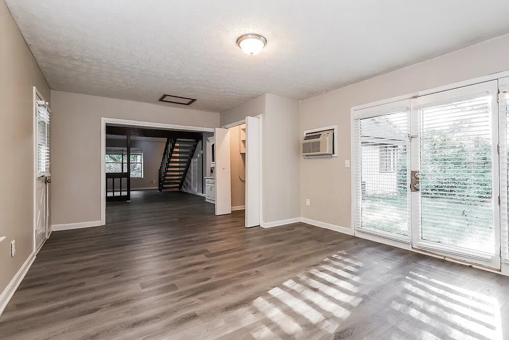 3 bed, 2.5 bath, 2486 sqft, $1,940 — Photo 4