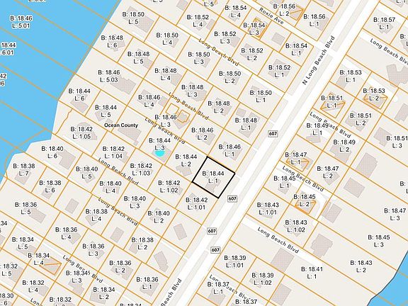 3rd image of 1044A Long Beach Blvd