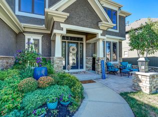 6140 N Nevada Ave, Parkville, MO 64152