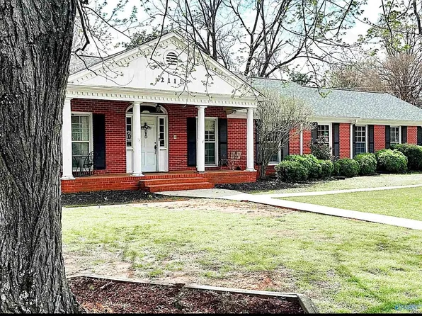 2111 Brookmeade Rd SE, Decatur, AL 35601