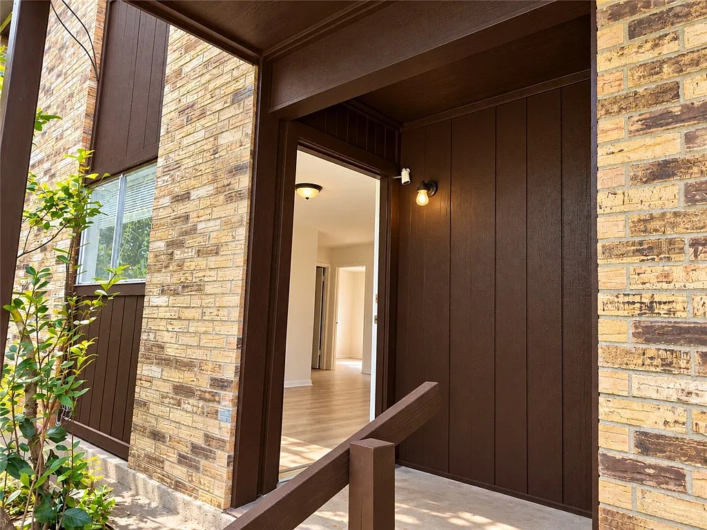 2 bed, 747 sqft, $950 — Photo 2