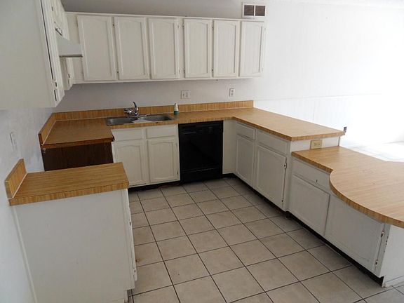 3rd image of 1002 Medio Dr