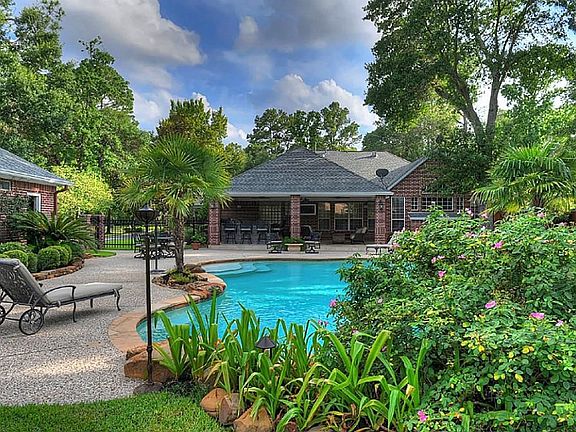 4th image of 11002 Albury Park Ln