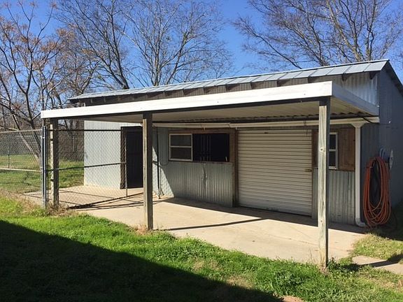 5th image of 1109 E Titus St