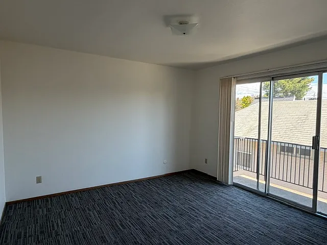 2220 Lincoln Ave #L — Photo 6