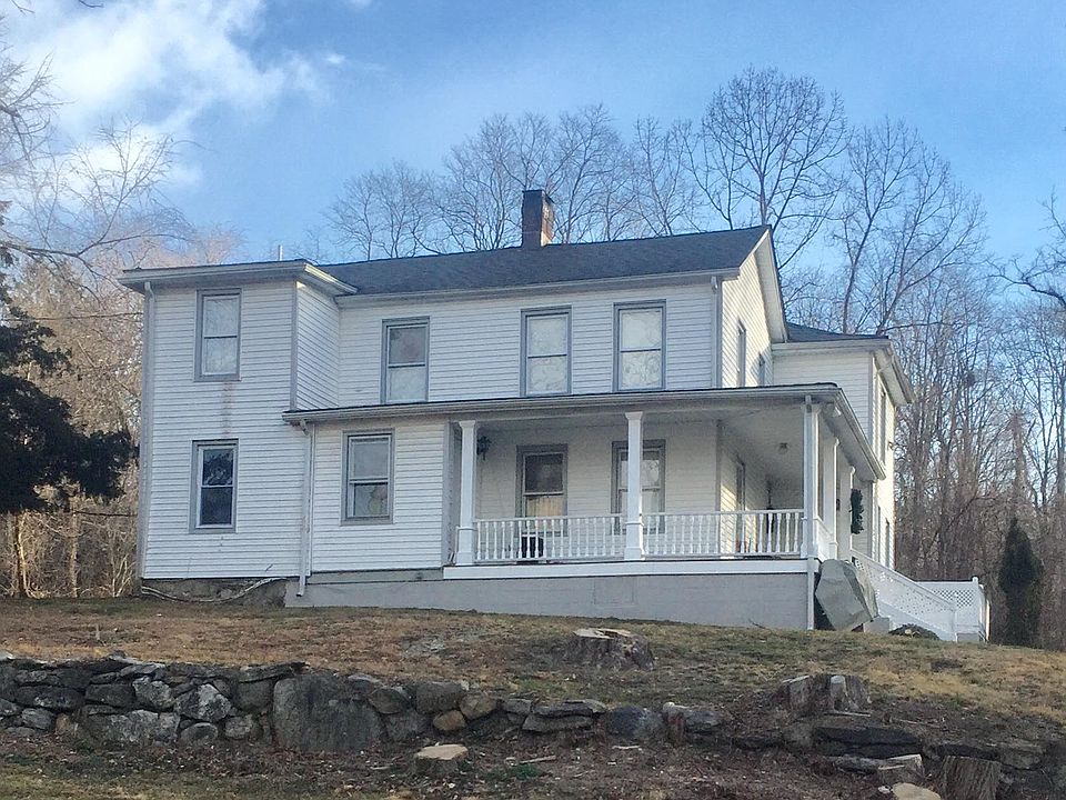 2nd image of 8 Out Of The Woods Ln