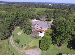 365 Frasier Ln, Albertville, AL 35951