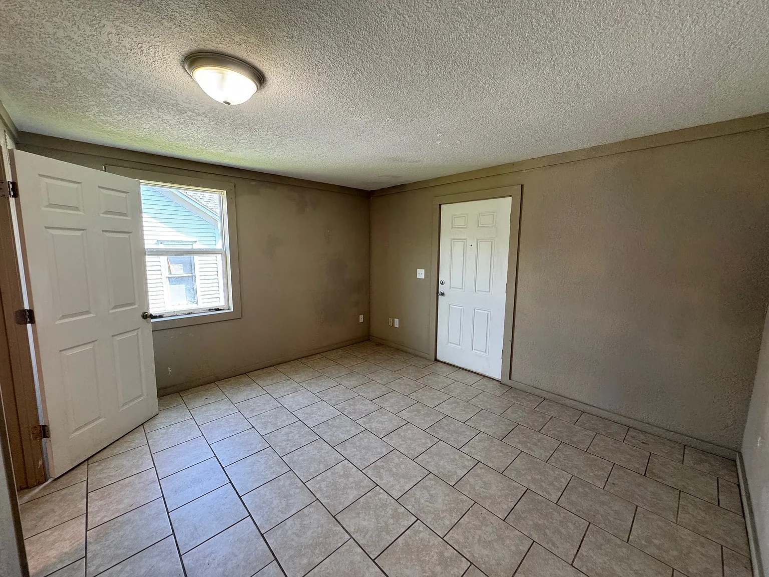 507 Grover, Warrensburg, MO 64093 - B — Photo 2