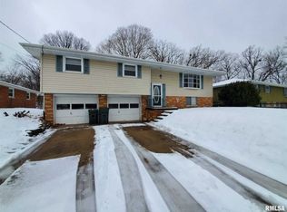 1804 Springfield Rd, East Peoria, IL 61611