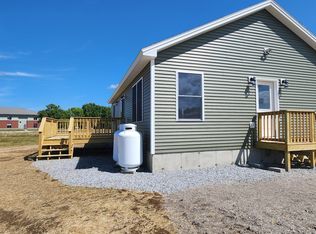 14 Lyn Rd, Buckfield, ME 04220