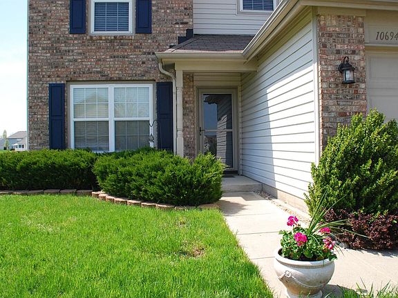 2nd image of 10694 Magenta Dr