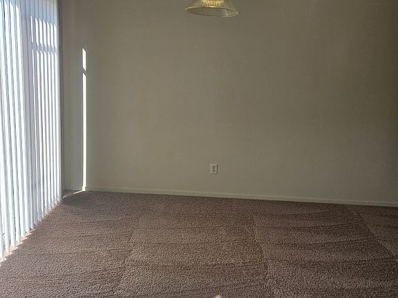 4th image of 426 Valley Cir Unit A