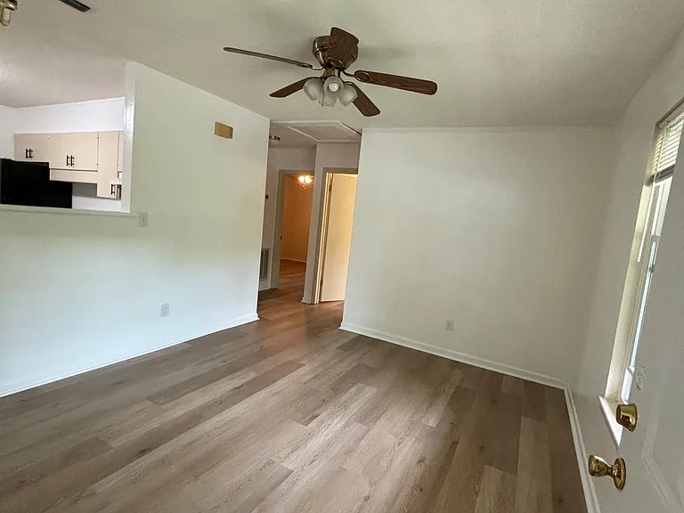 5043 Shoals Ln — Photo 3