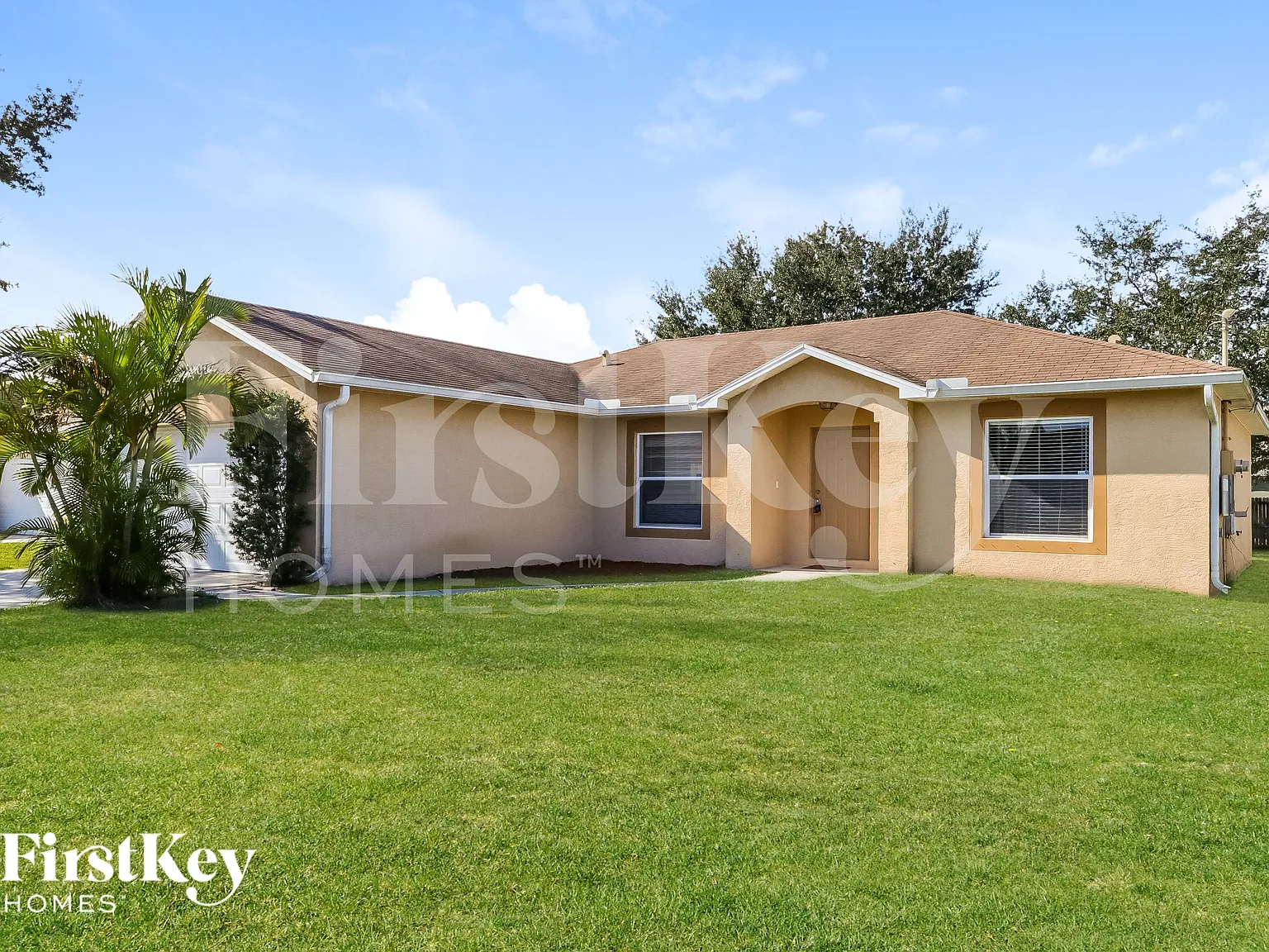3 bed, 2.0 bath, 1736 sqft, $2,405 — Photo 2