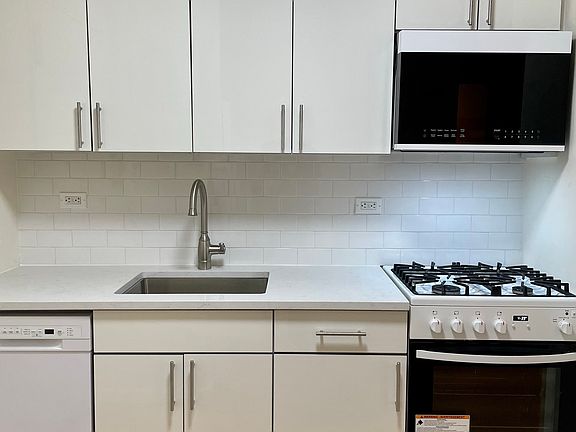 4th image of 347 W 57th St APT 27BB