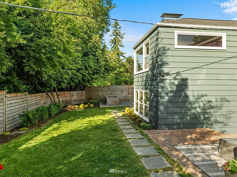 4522 NE 54th St — Photo 32
