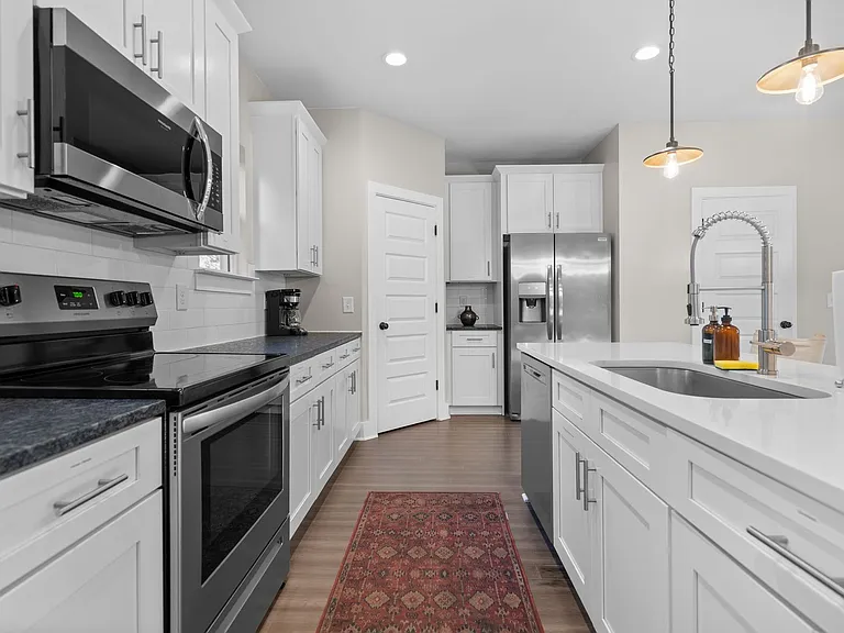 849 Cherokee Ave #10 — Photo 7
