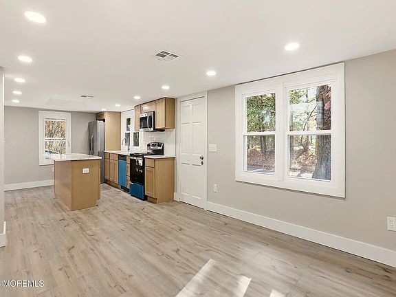 4th image of 31 Rappleyea Rd