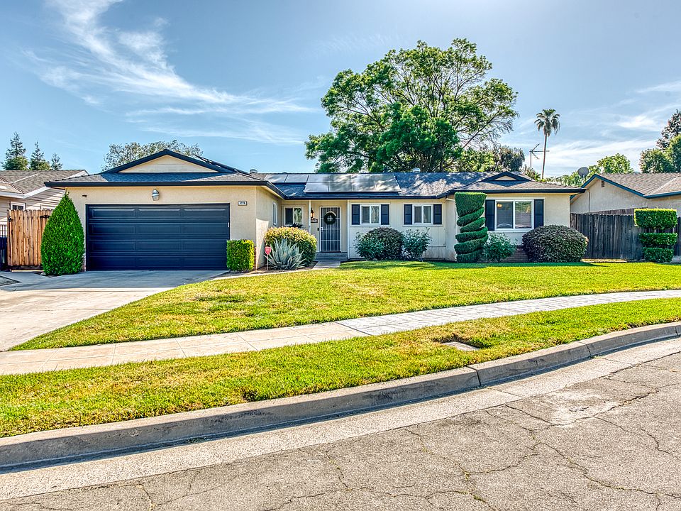 The home sits on a cul de sac and has amply driveway parking