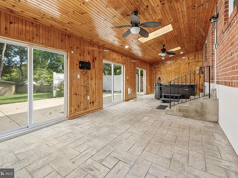 11809 Timber Ln — Photo 24