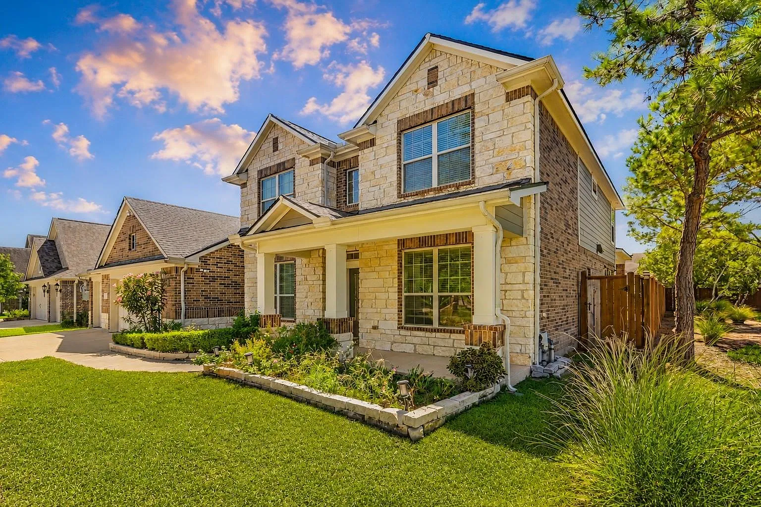5 bed, 4.0 bath, 3619 sqft, $3,600 — Photo 3