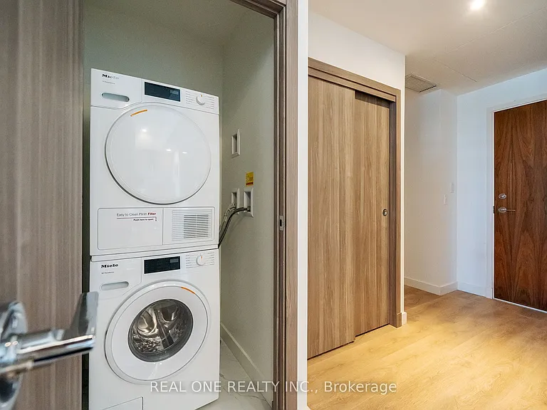 25 McMahon Dr #503 — Photo 11
