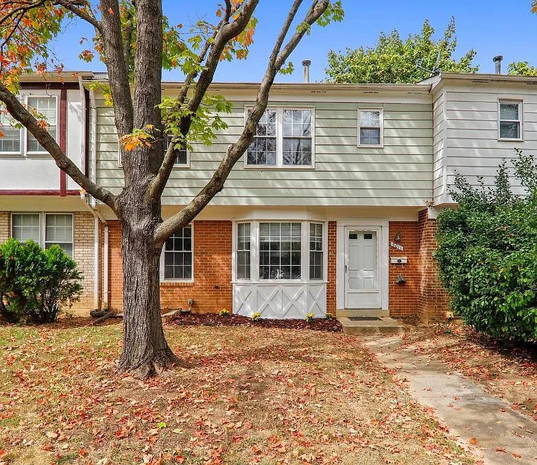 5011 Berwyn Rd photo 1