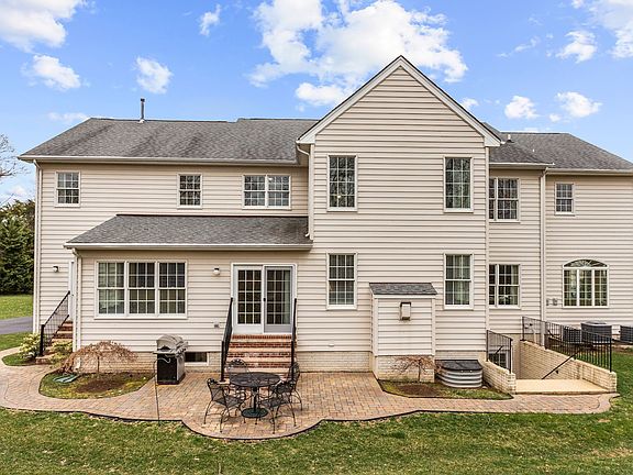 2nd image of 20049 Boxwood Pl