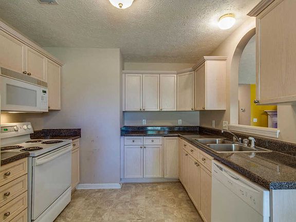 5th image of 1380 Harrington Dr