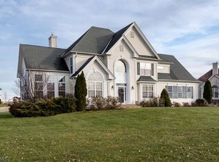 7 Cider Ln, Washington, NJ 07882