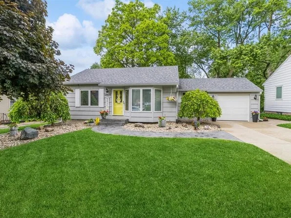 1907 Burnett Ave, Ames, IA 50010