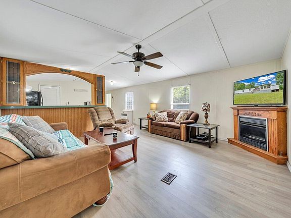 3rd image of 2028 Twin Peaks Dr