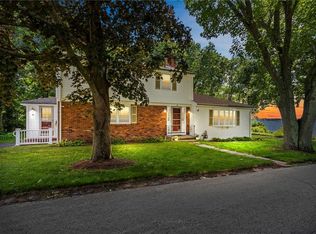 50 Astral Ave E, Riverside, RI 02915