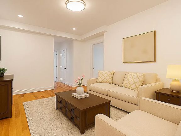 2nd image of 122 Norfolk St APT 5