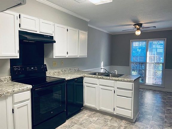 5th image of 442 Bowling Green Dr