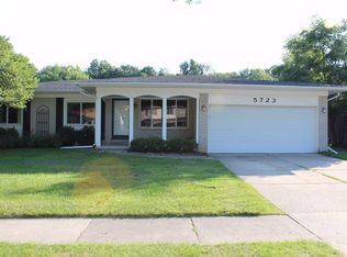 5723 Larkins Dr, Troy, MI