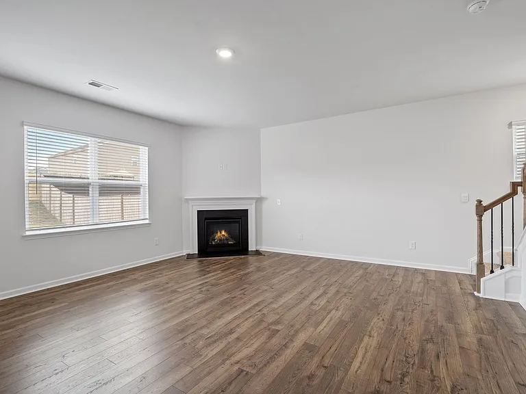 340 Fenwick Dr — Photo 7