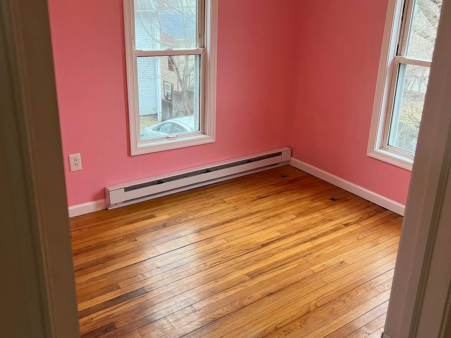 3 bed, 1200 sqft, $1,400 — Photo 2