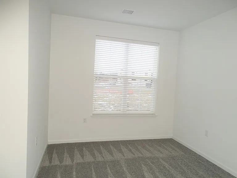 Park West Apartments — Photo 42