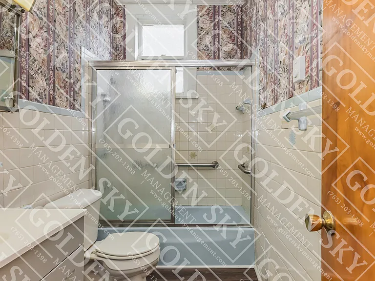 412 W Howard St — Photo 10