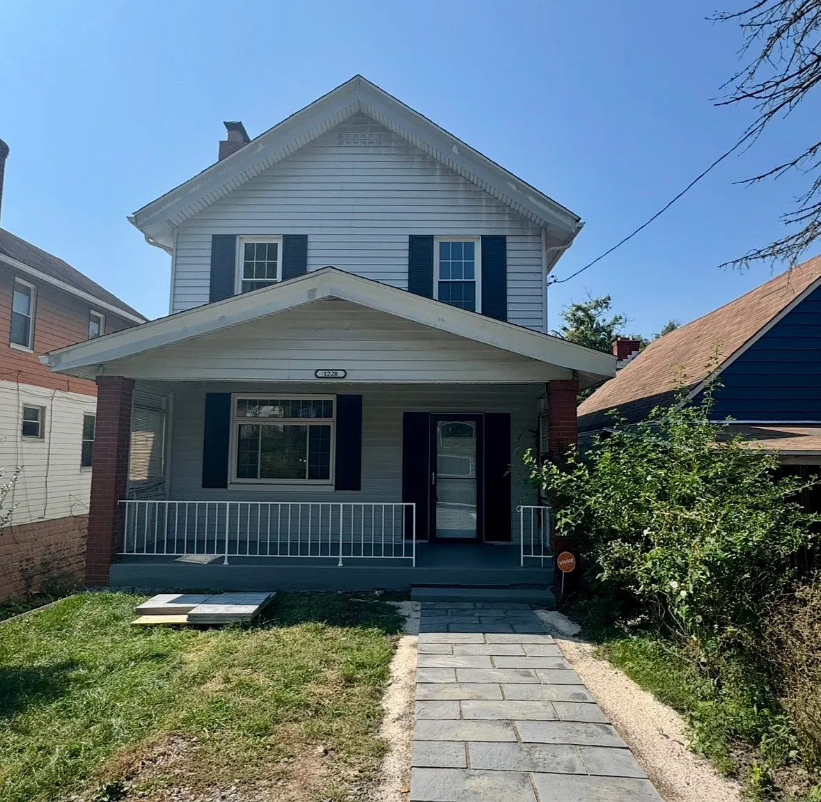 3 bed, 1360 sqft, $1,950 — Photo 1