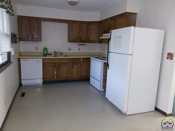 4th image of 301 Cottonwood St