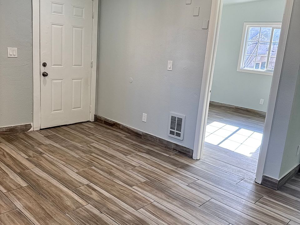 2nd image of 928 1/2 Fraser Ave