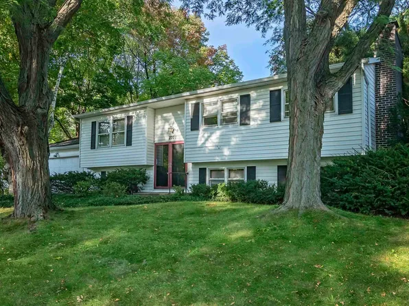 2201 Tawhee Dr, Madison, WI 53711