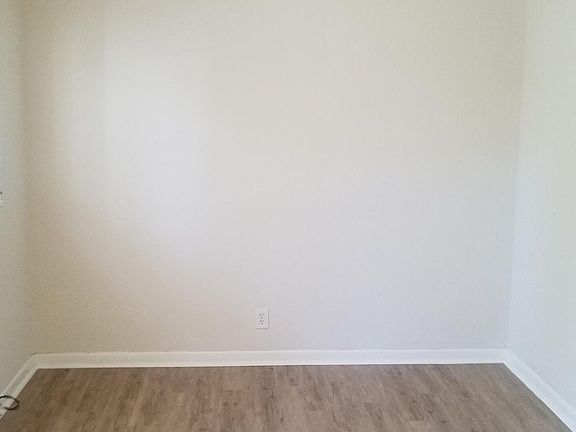 3rd image of 3359 Lawn Ave #C