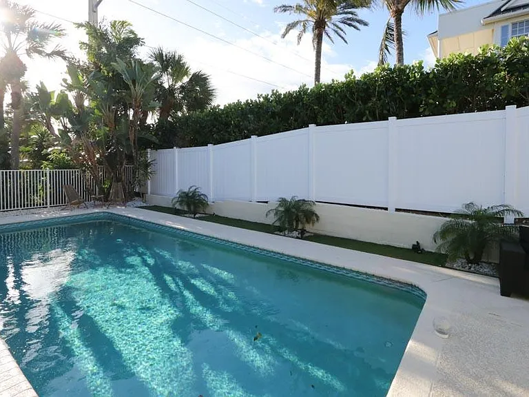 400 Seaside Ln — Photo 3